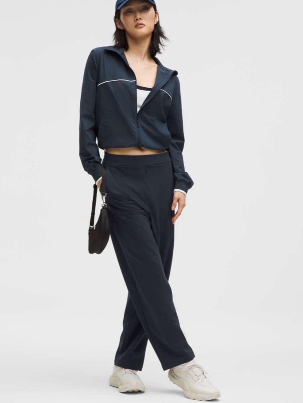 Lululemon Daydrift High-Rise Tapered Pant *Regular
True Navy